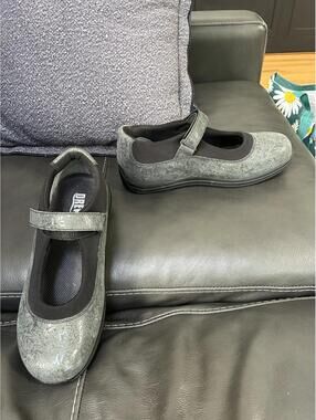 Drew Rose - Women's Mary Jane  Strap Shoes